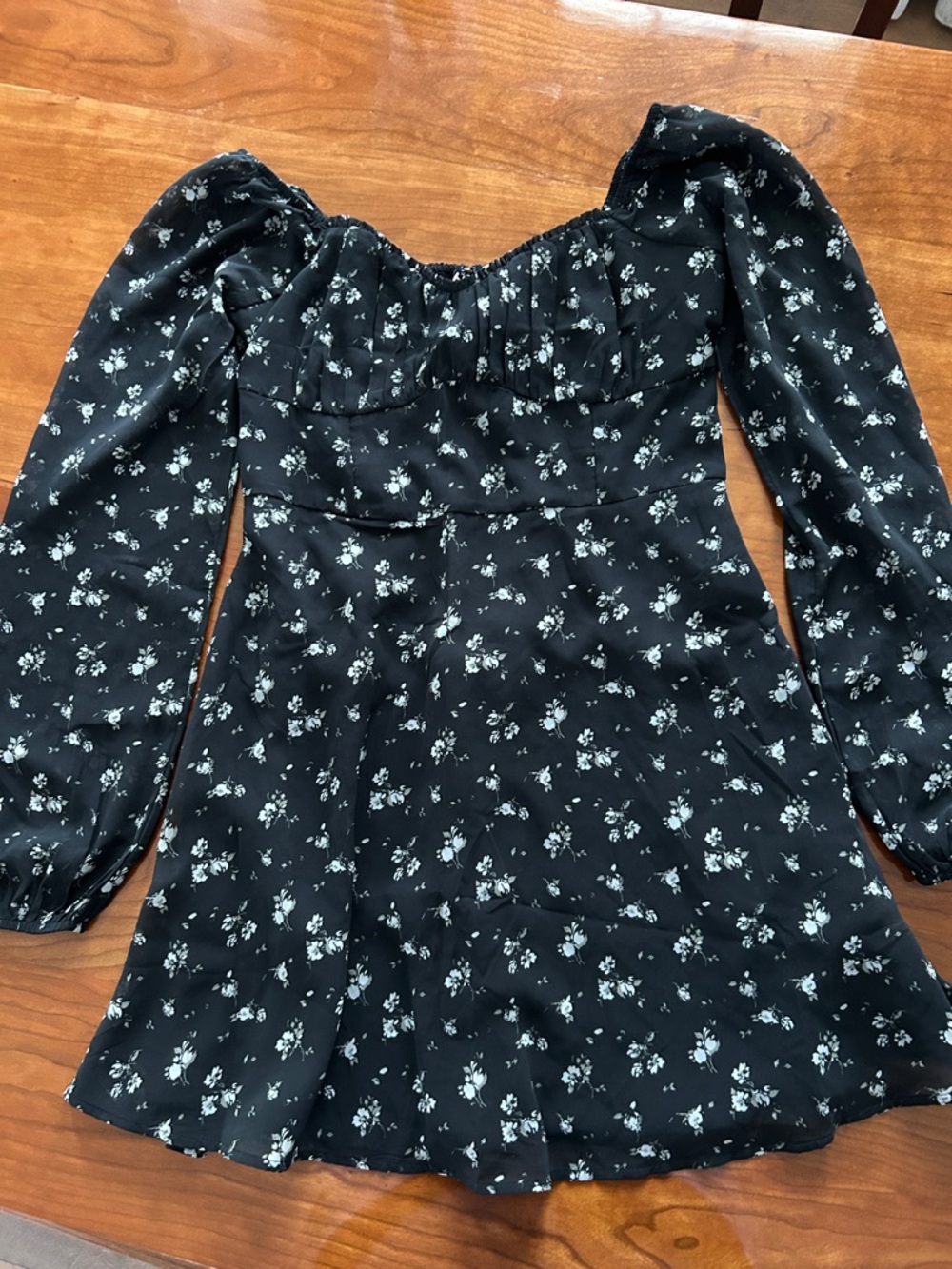 Hollister Black Floral Square-Neck Long Sleeve Mini Dress - Picture 3 of 3